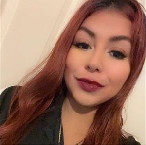 Meet your Posher, Yadira